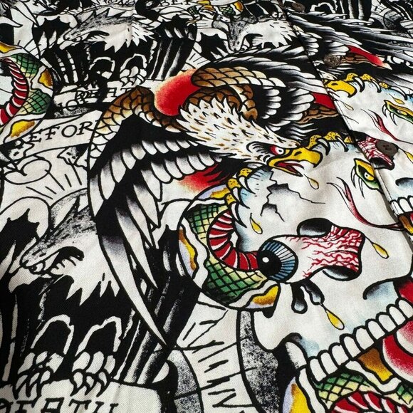 Ed Hardy Death before Dishonor Camp Button Up, New, Size Medium - Picture 3 of 6
